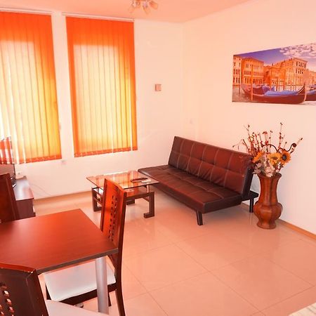 Apartment Patriarh Evtimiy Burgas Esterno foto