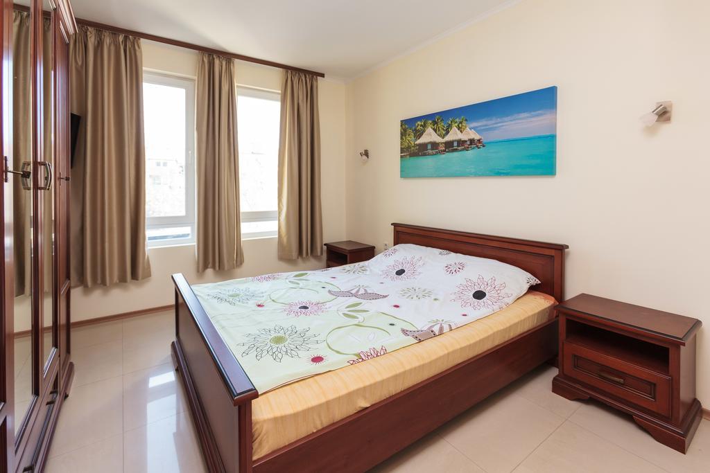 Apartment Patriarh Evtimiy Burgas Esterno foto